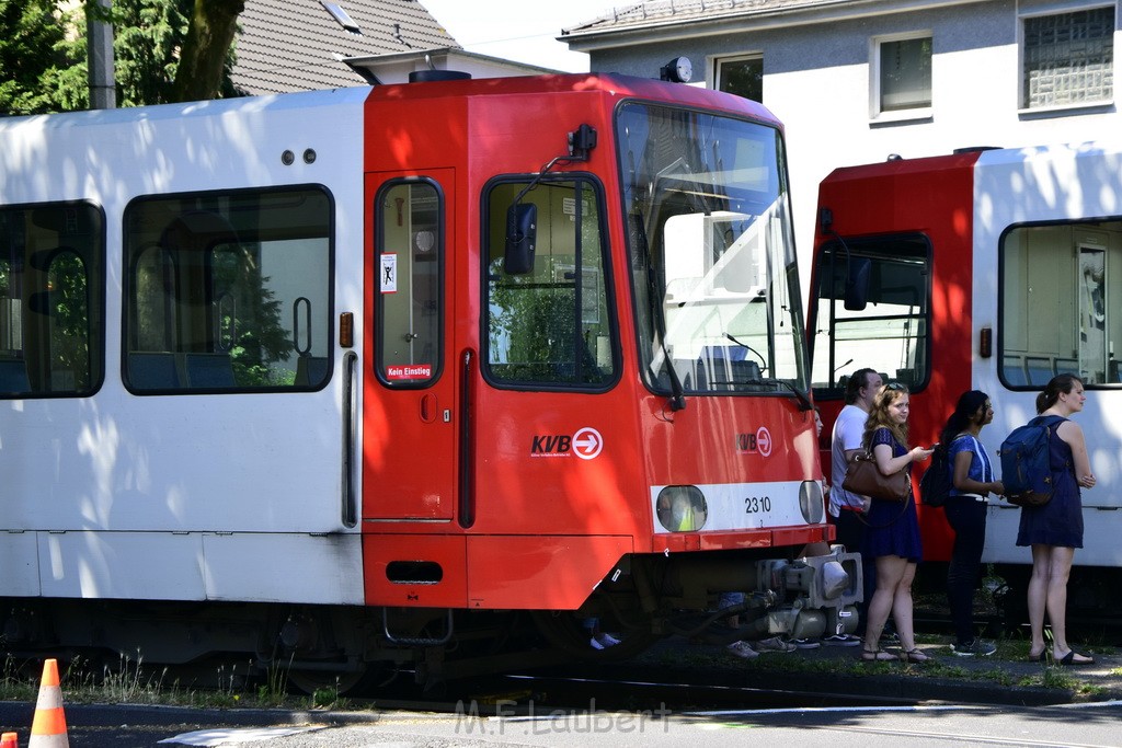 VU Roller KVB Bahn Koeln Luxemburgerstr Neuenhoefer Allee P112.JPG - Miklos Laubert